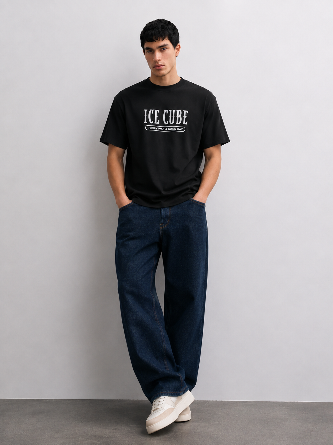 ICE CUBE — Oversized fit.